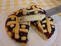 Slice of crostata di prugne Slice of crostata di prugne